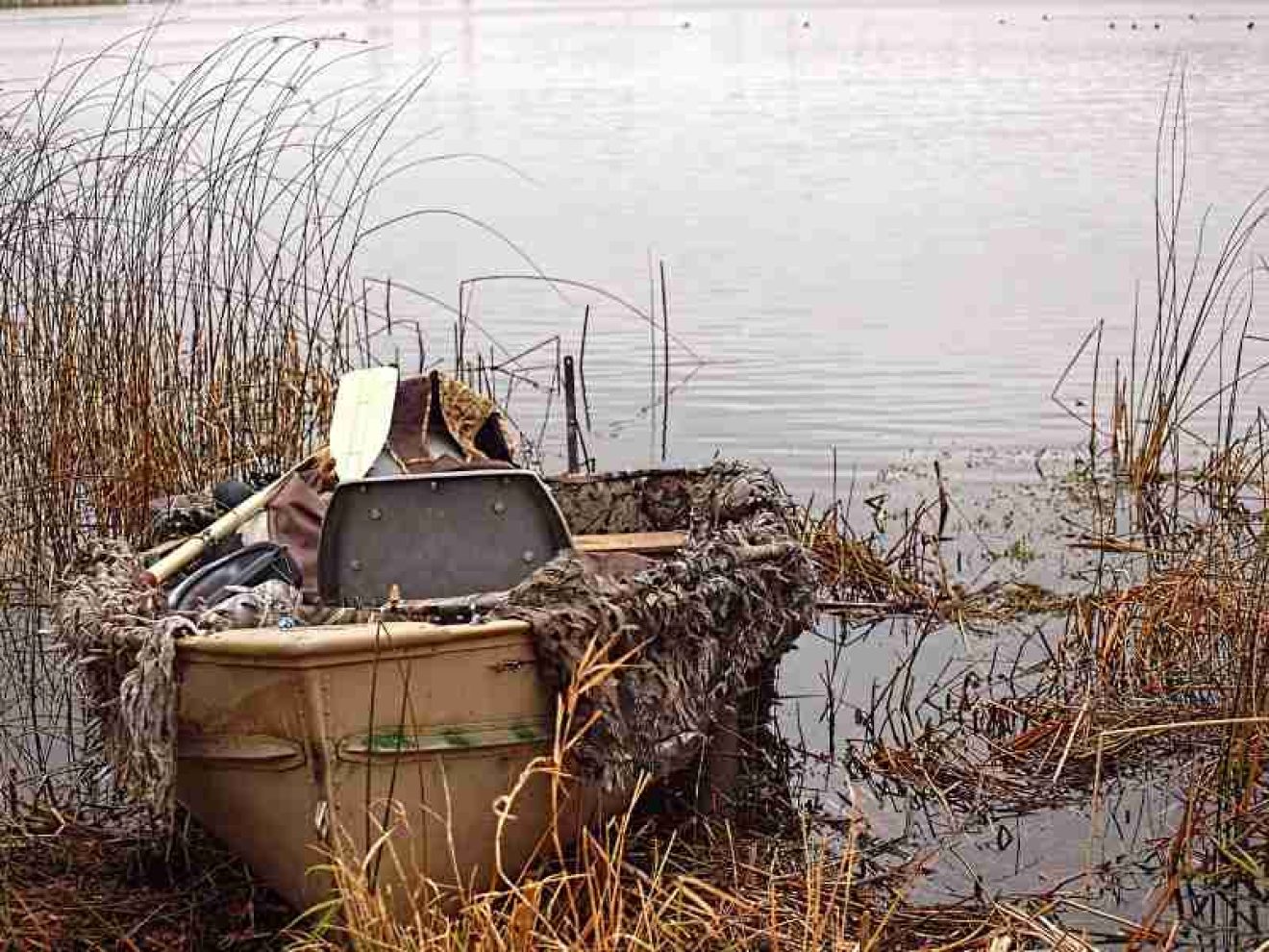 What Safety Precaution Should You Take When Hunting From A Boat ...